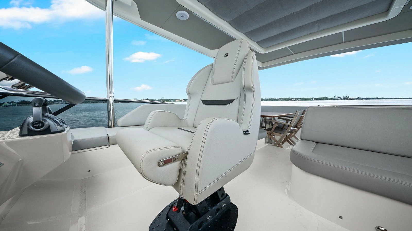 Flybridge Helm Station