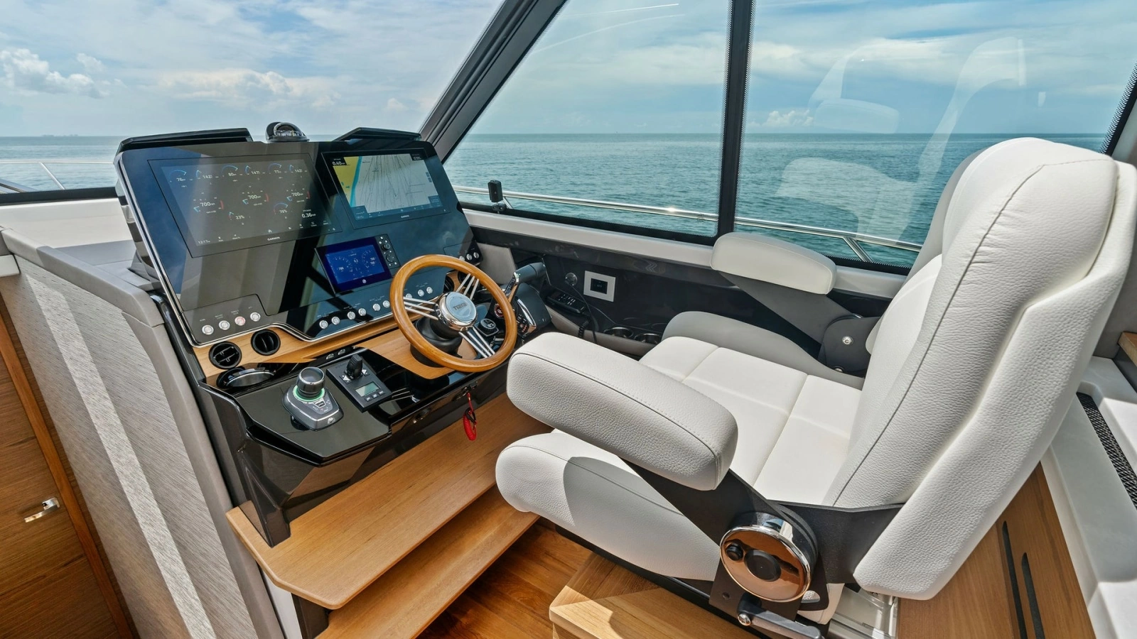 Helm Station with Panoramic Views