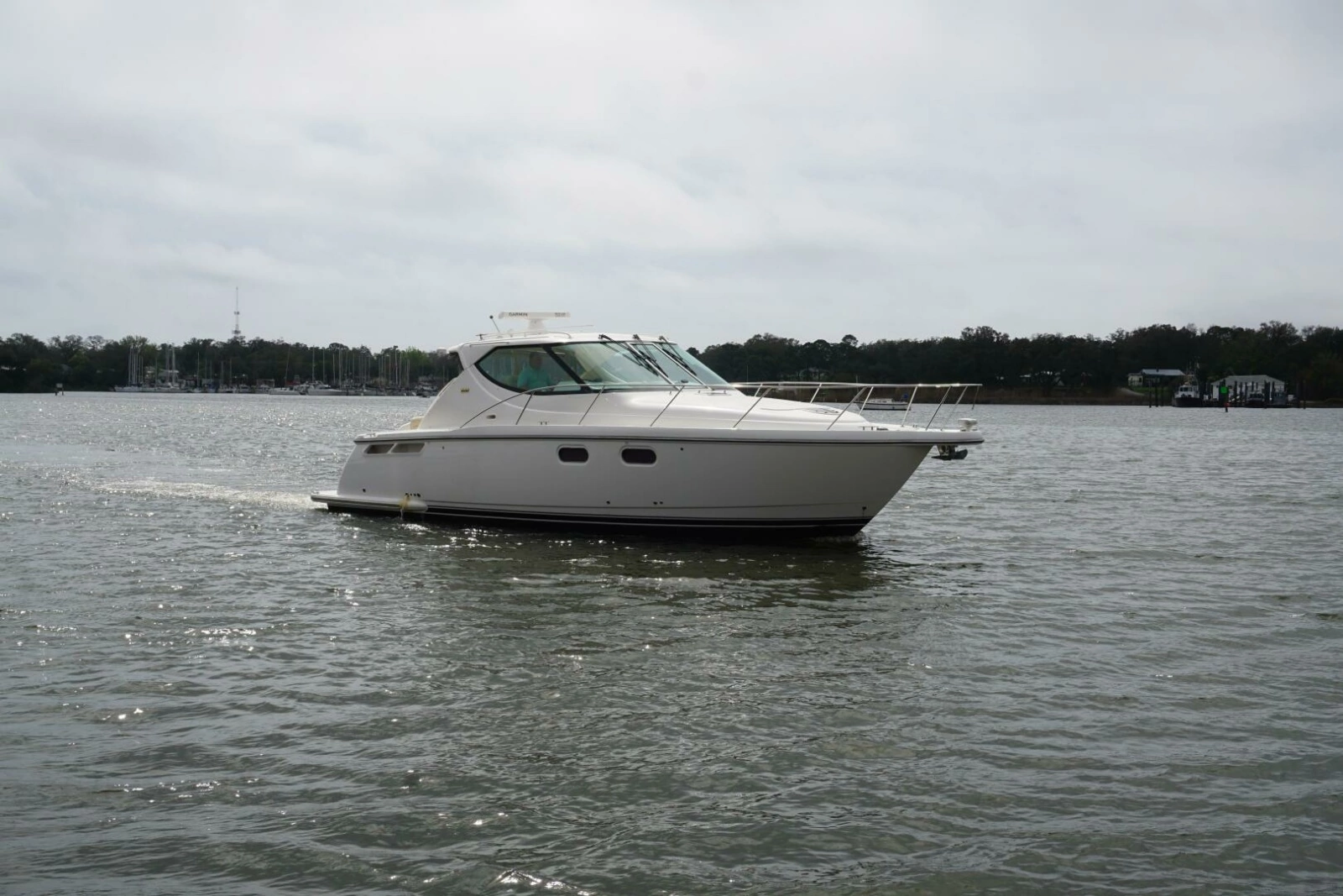 2007 39 Tiara Yachts 3900 Sovran The Pearl Starboard Profile