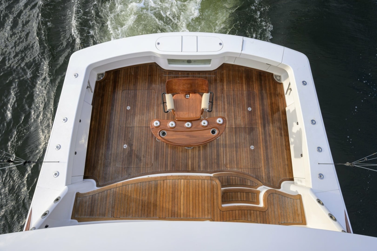 Viking 70 DESPERADO - Cockpit