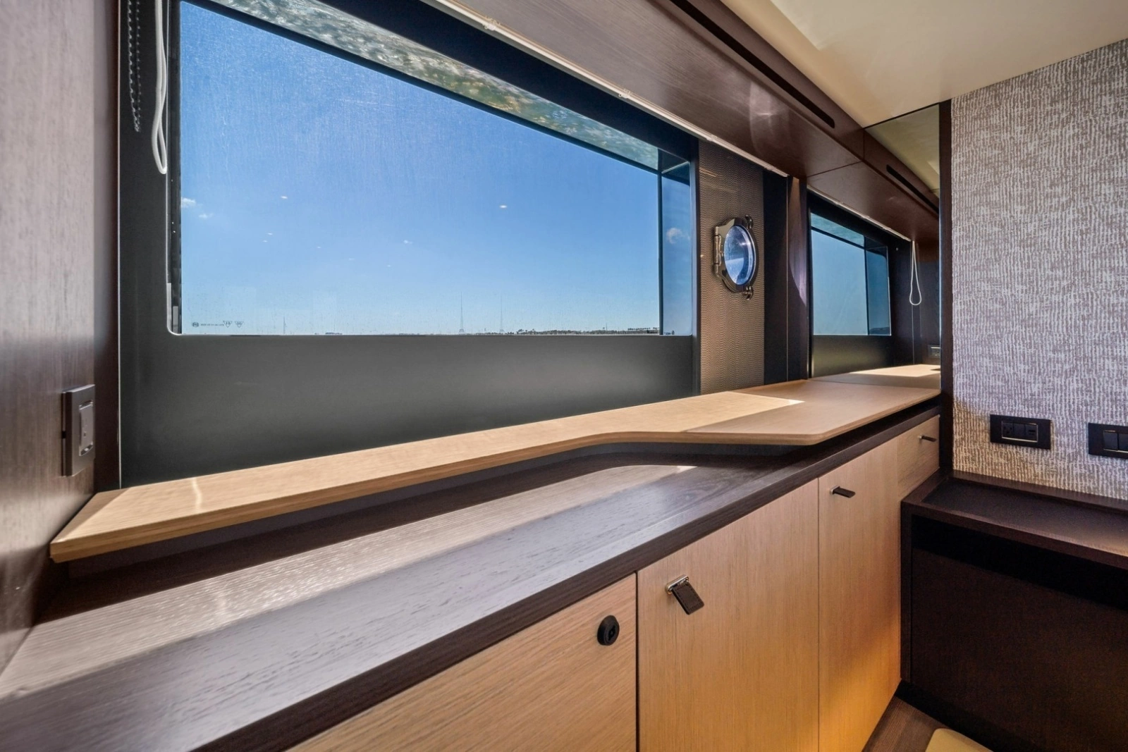 New 2027 56 Absolute Fly 56ft Absolute Yacht For Sale