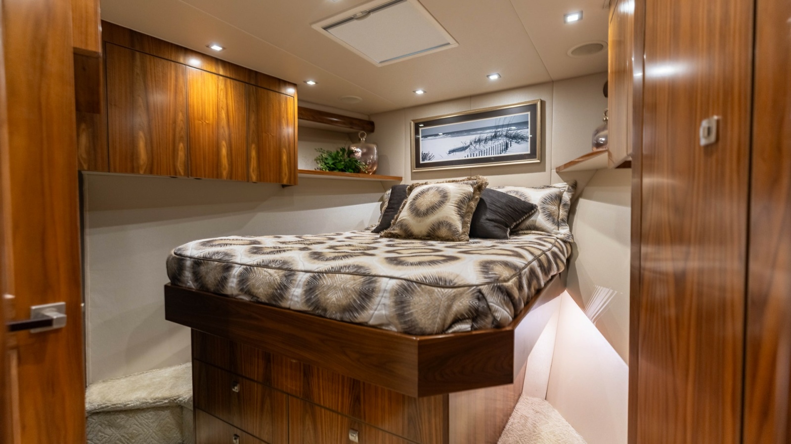 Luxurious Guest Stateroom