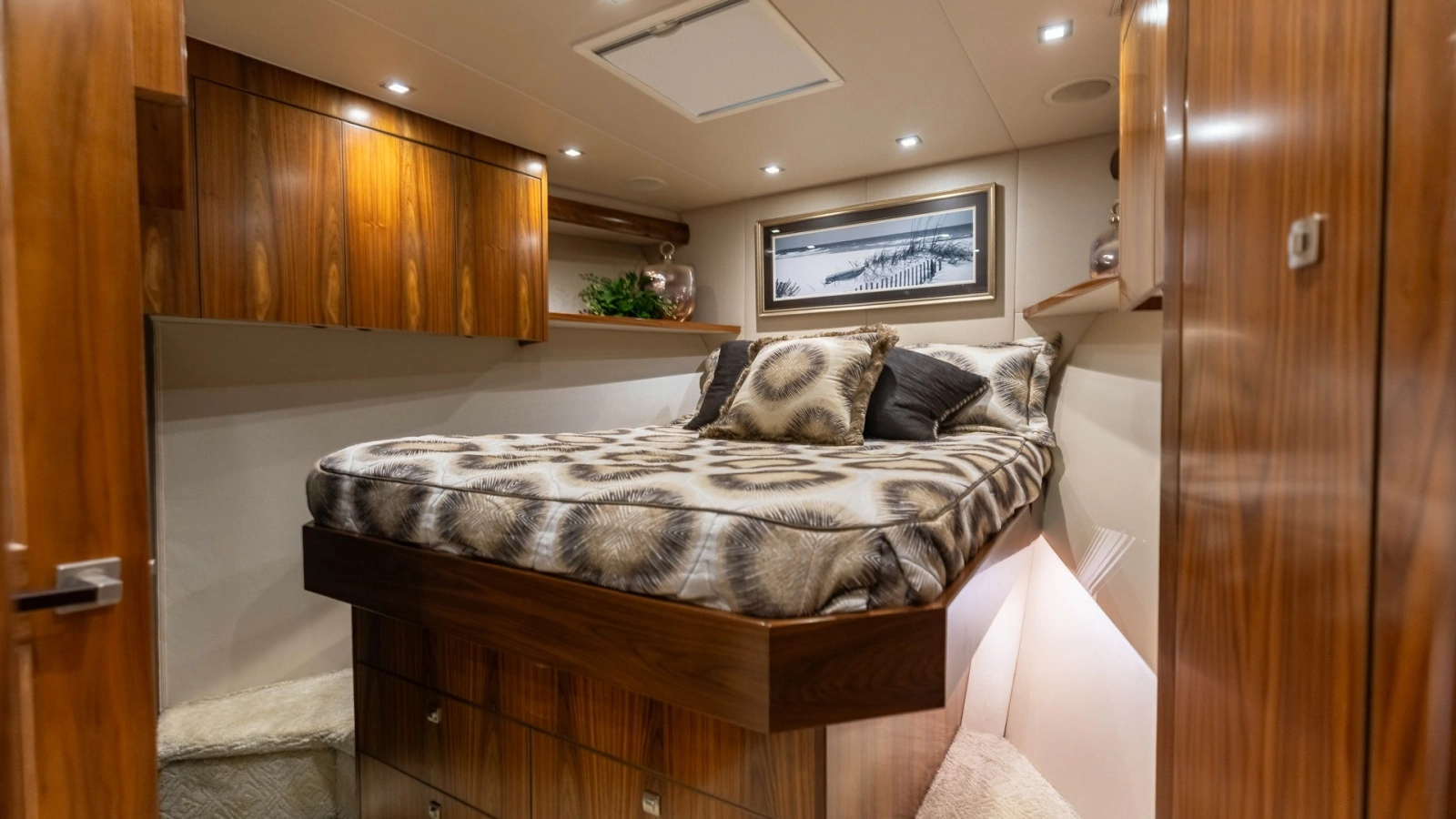 Luxurious Guest Stateroom