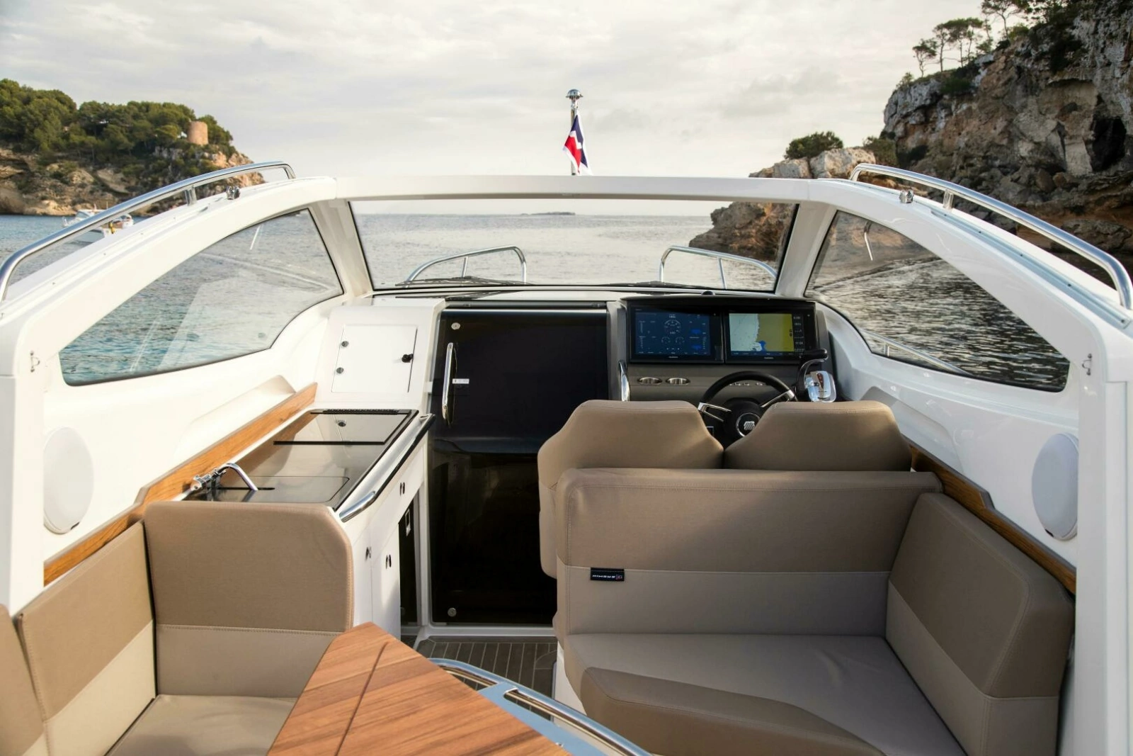 Nimbus Weekender 9 Seating