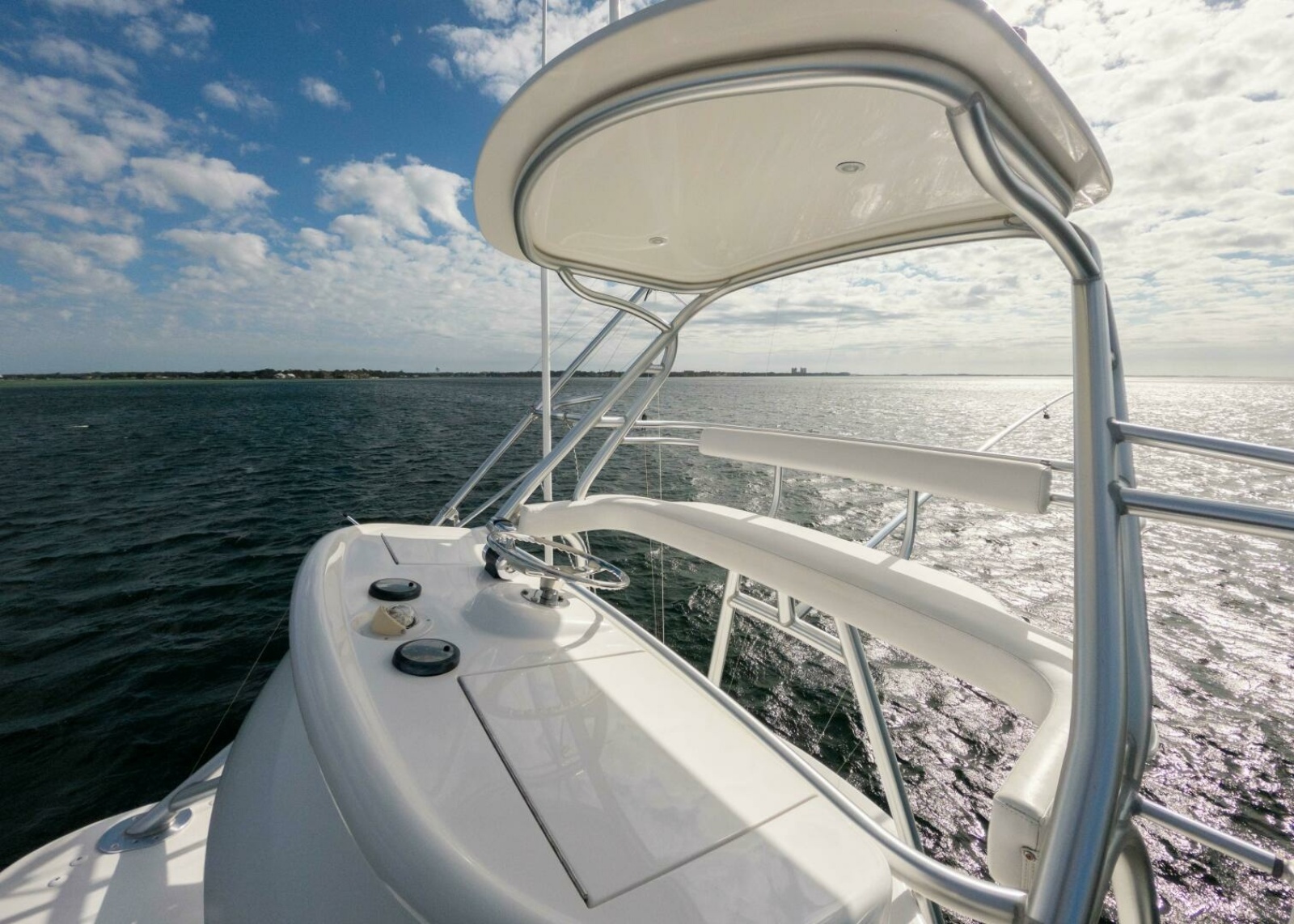 52' 2015 Viking 52 Sport Tower