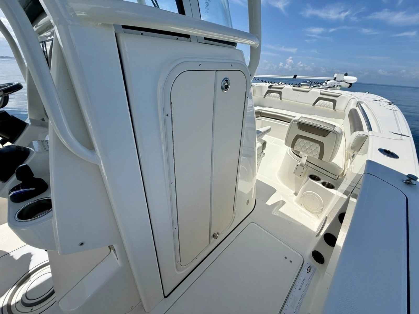 29ft World Cat Yacht For Sale