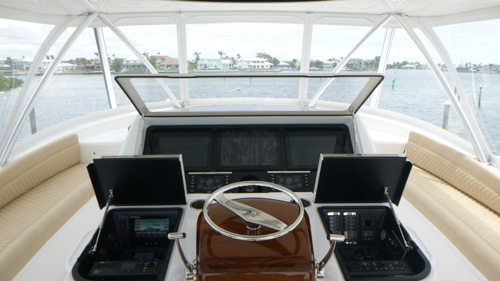 Flybridge Helm Station with Electronics