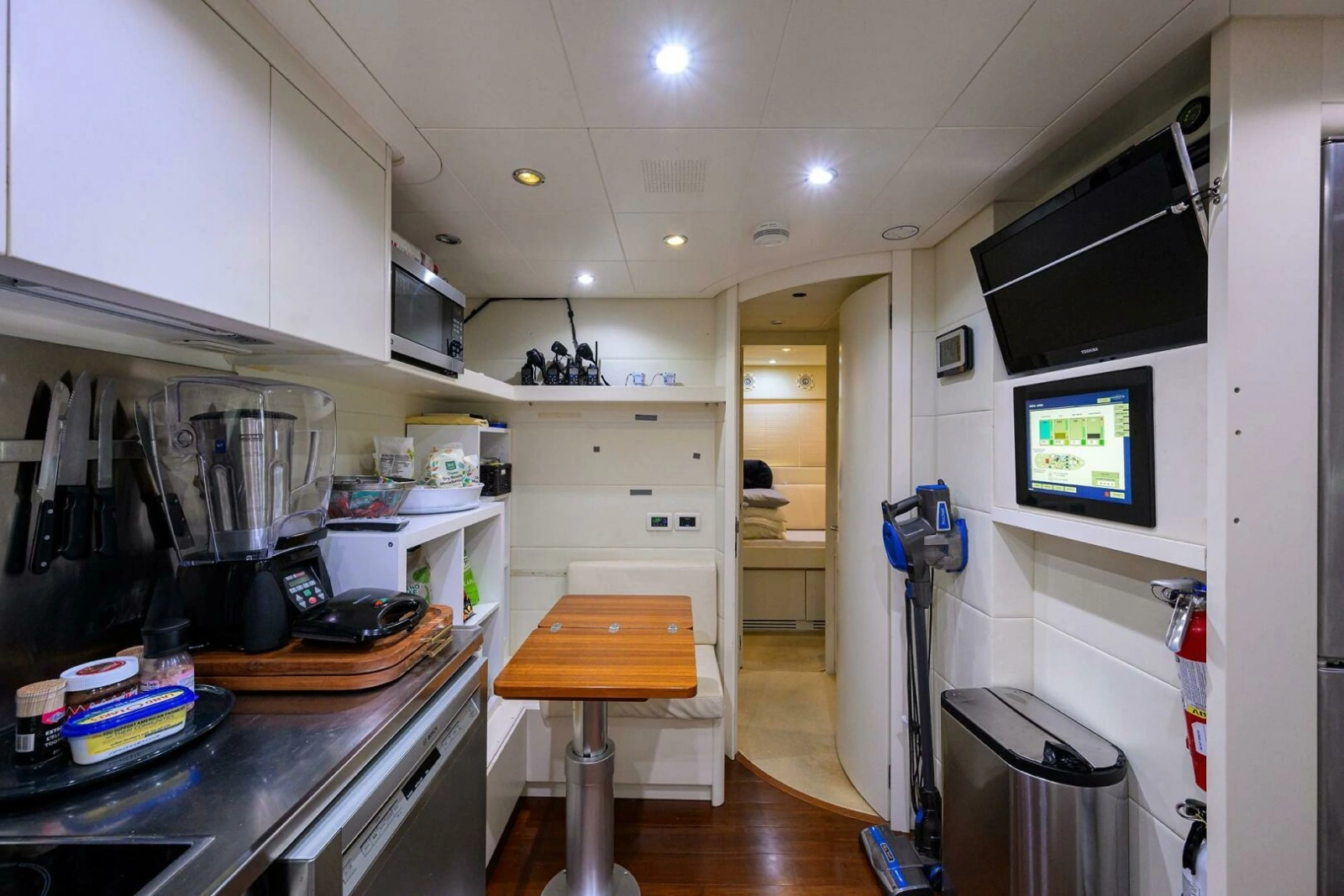 2009 Pershing 90 Express