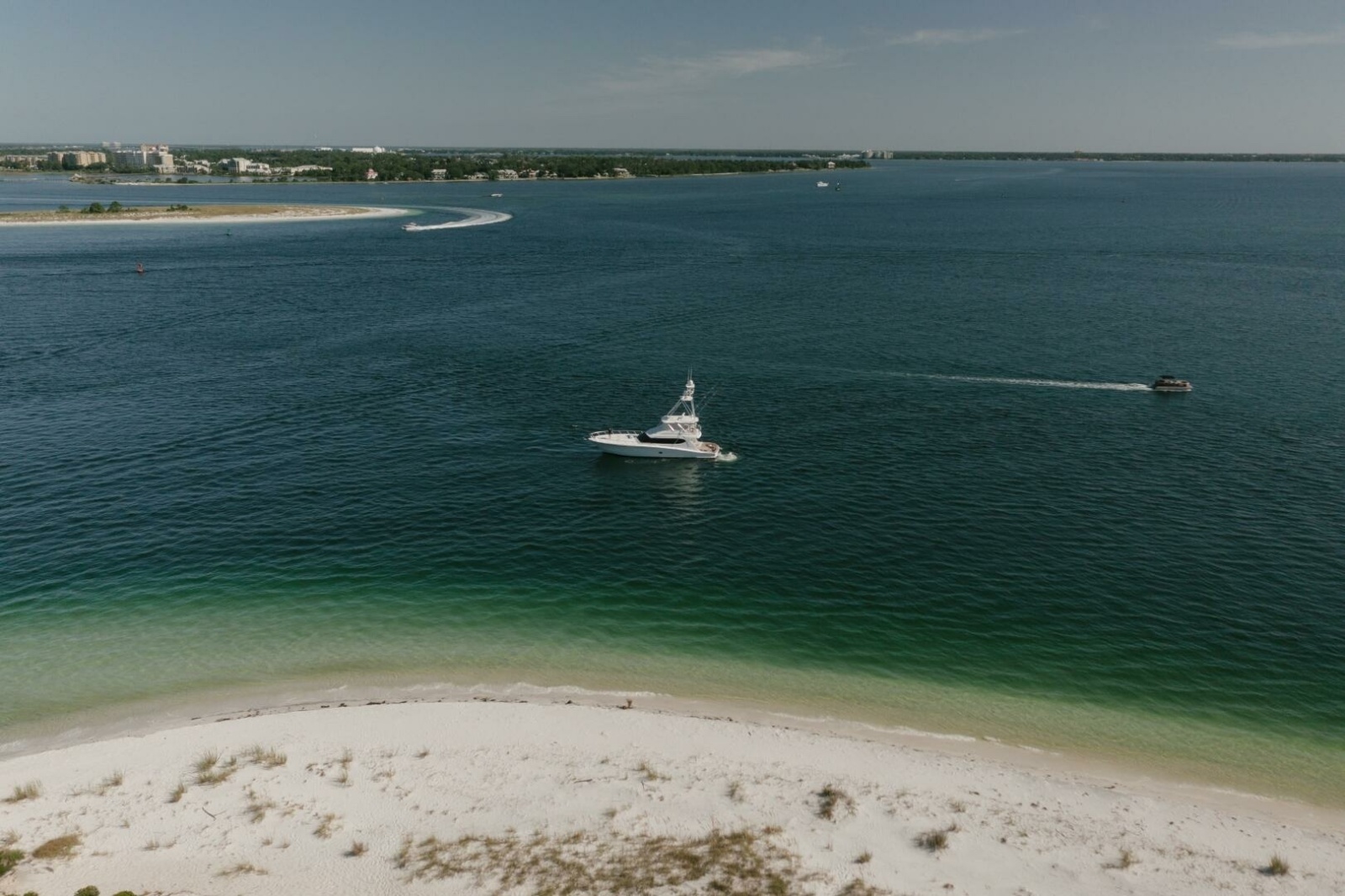 68' 2005 Hatteras 68 Convertible