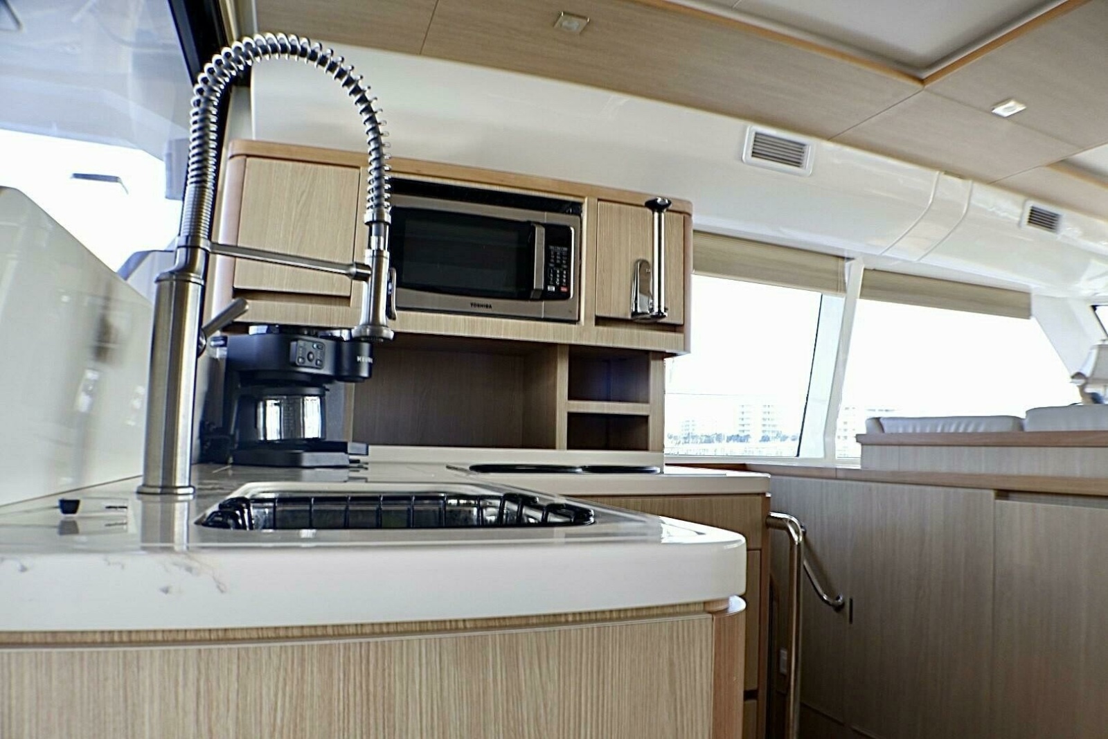 44' 2018 Aquila 44 Yacht