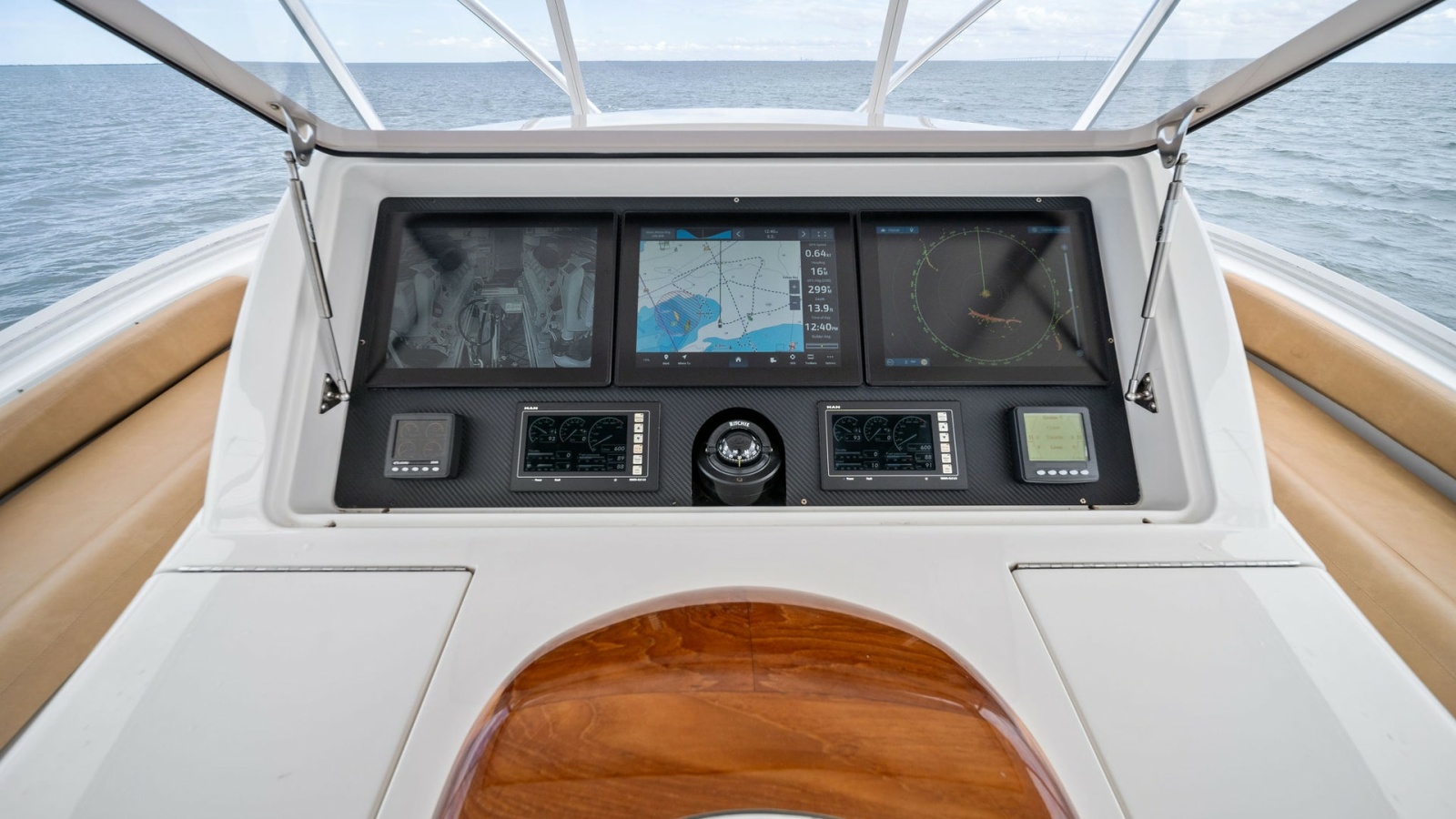 Flybridge Helm Station with Electronics