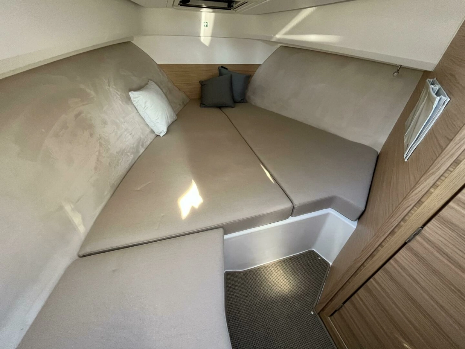 Nimbus Weekender 9 Berth