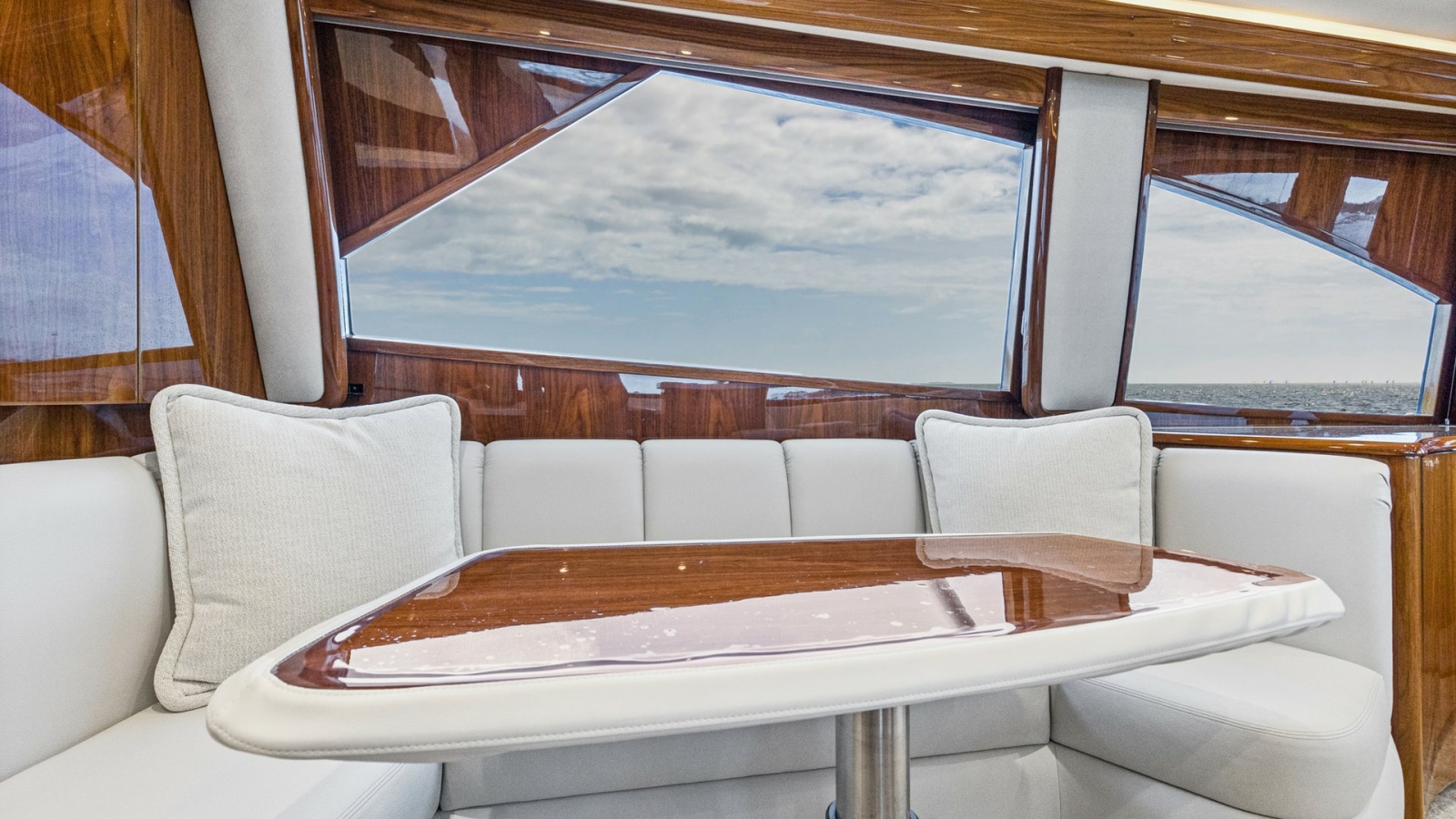 2022 Viking Convertible Cole Play Salon (4)