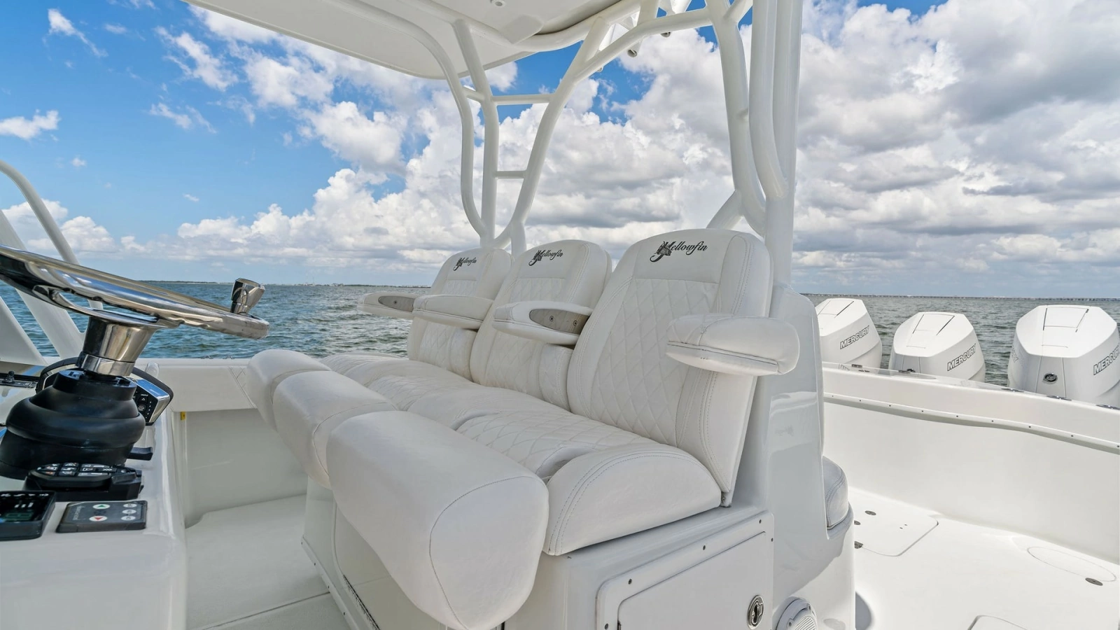 Center Console Helm Seating