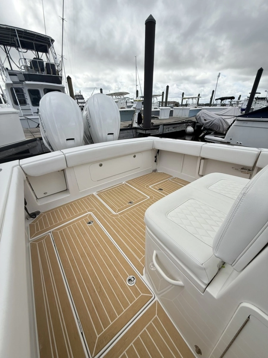 Jupiter 38 - PLAYPEN - Cockpit