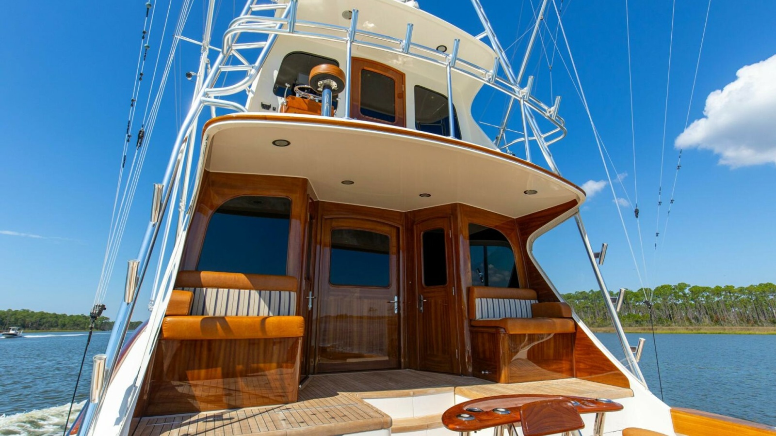 35_2827464_2005_76_whiticar_enclosed_bridge_badonkadonk_deck_3