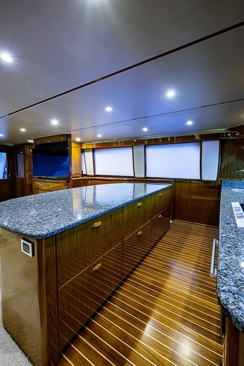 2011 Viking 76 Enclosed Bridge