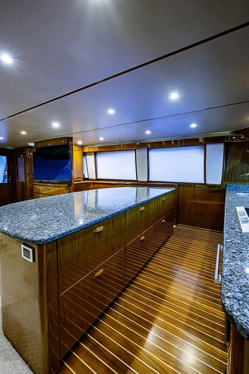 2011 Viking 76 Enclosed Bridge