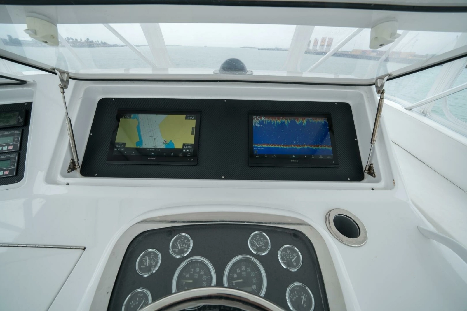 2005 Viking 52 Convertible 