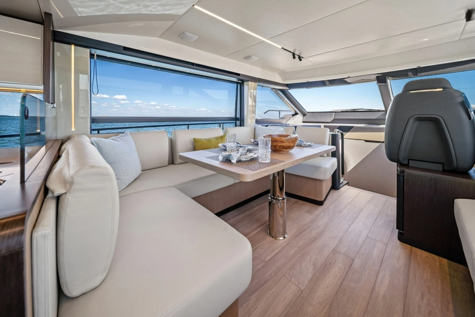 New 2027 56 Absolute Fly 56ft Absolute Yacht For Sale