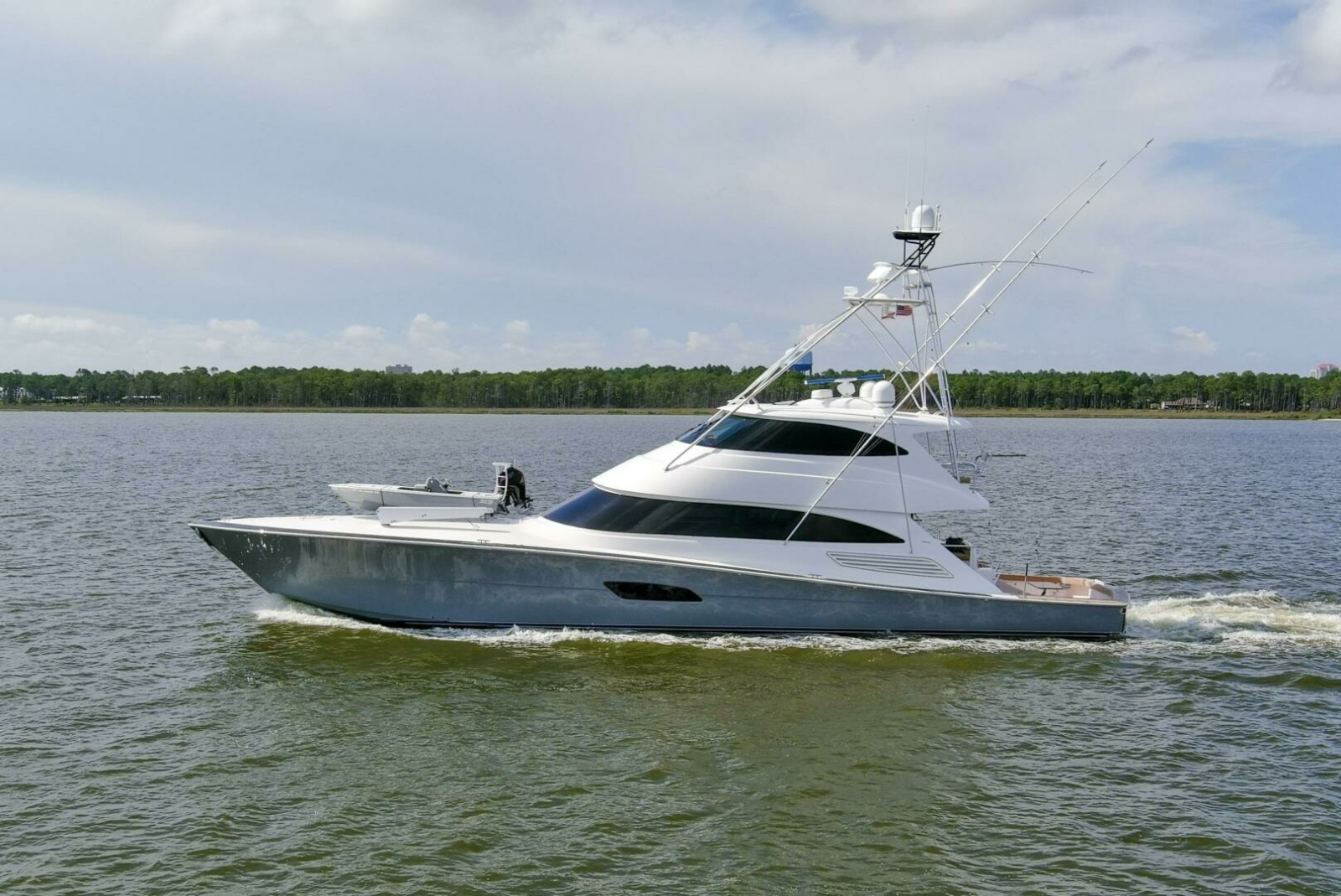 92' 2016 Viking 92 Enclosed Bridge