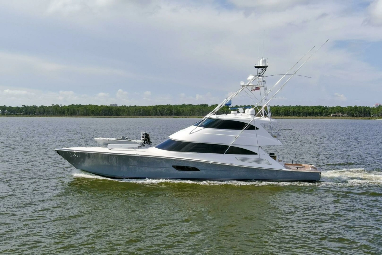 2016 92 Viking Enclosed Bridge Touche Exterior (14)