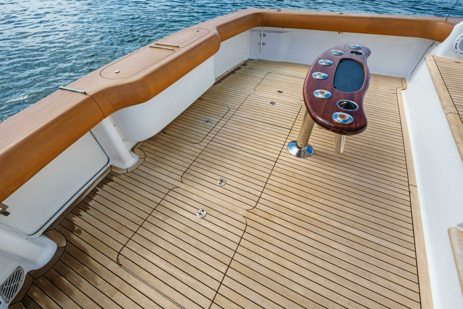 56' 2006 Viking 56 Convertible