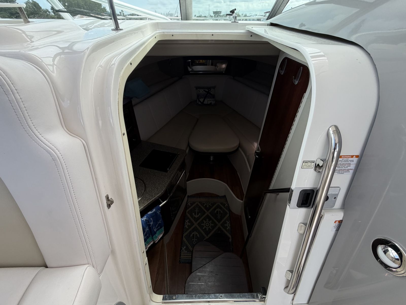 2016 Robalo R305