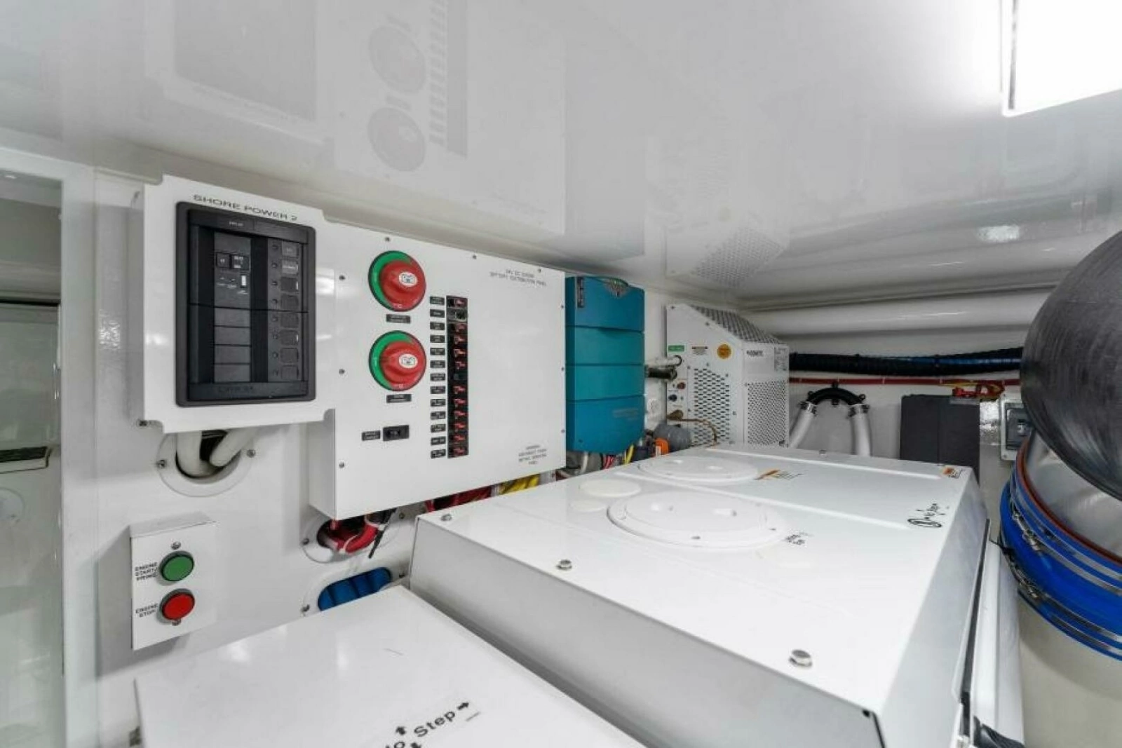 2021 Viking 54 Convertible HAMMERHEADS Engine Room
