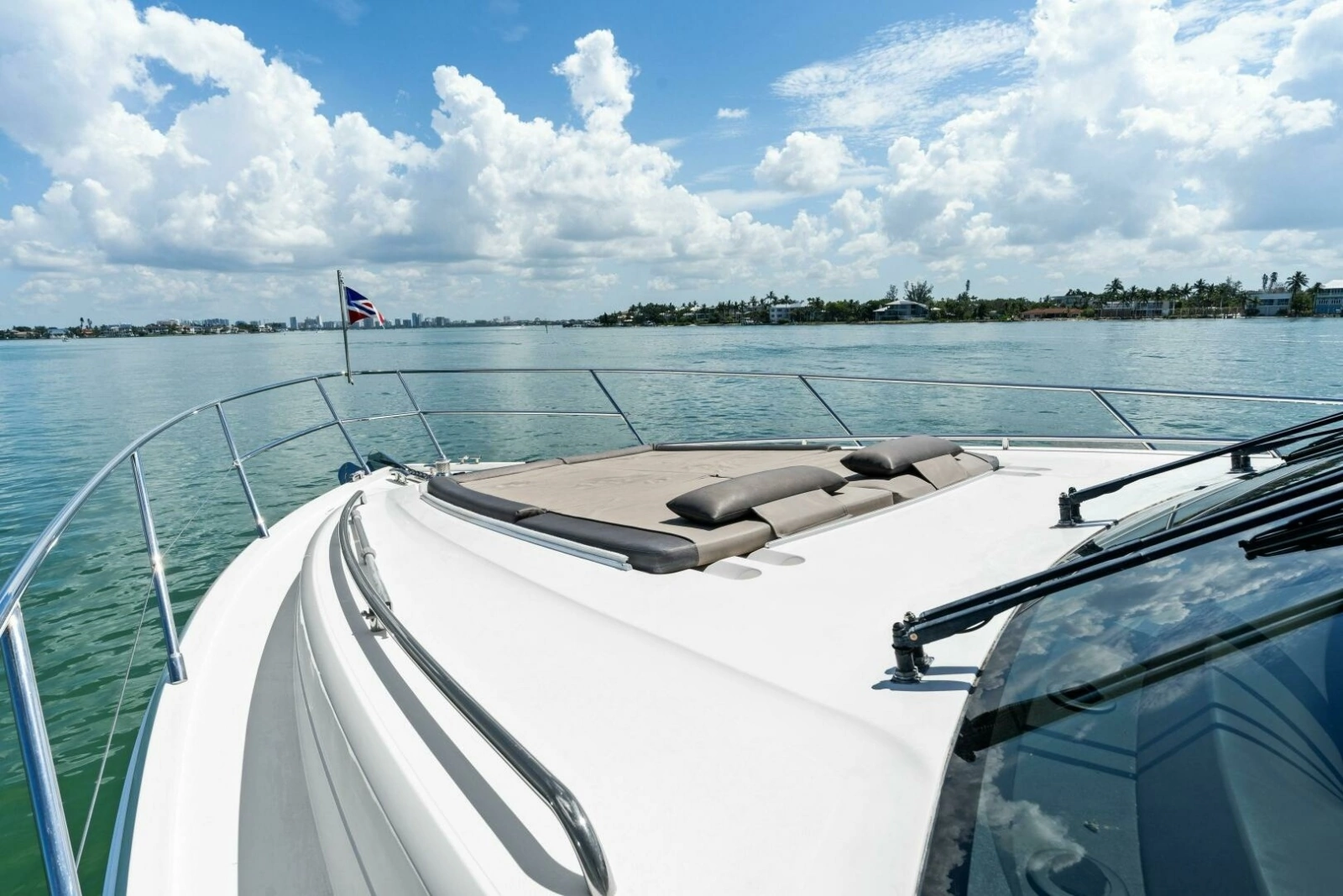 2015 Princess F60 - Flybridge Sundeck