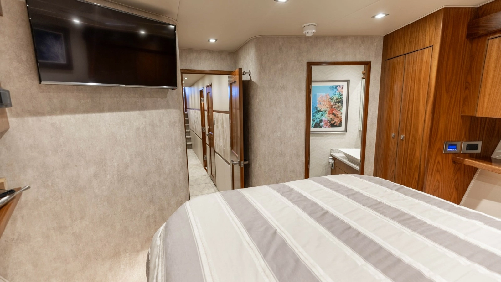 Guest Stateroom with Ensuite Access