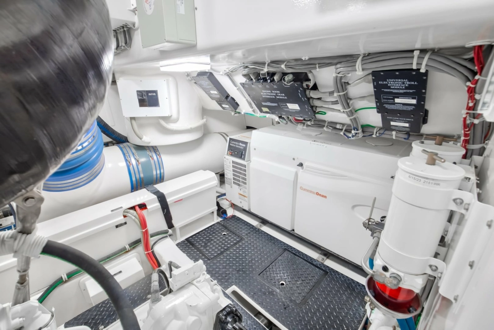 Viking 82 - Done Deal - Engine Room