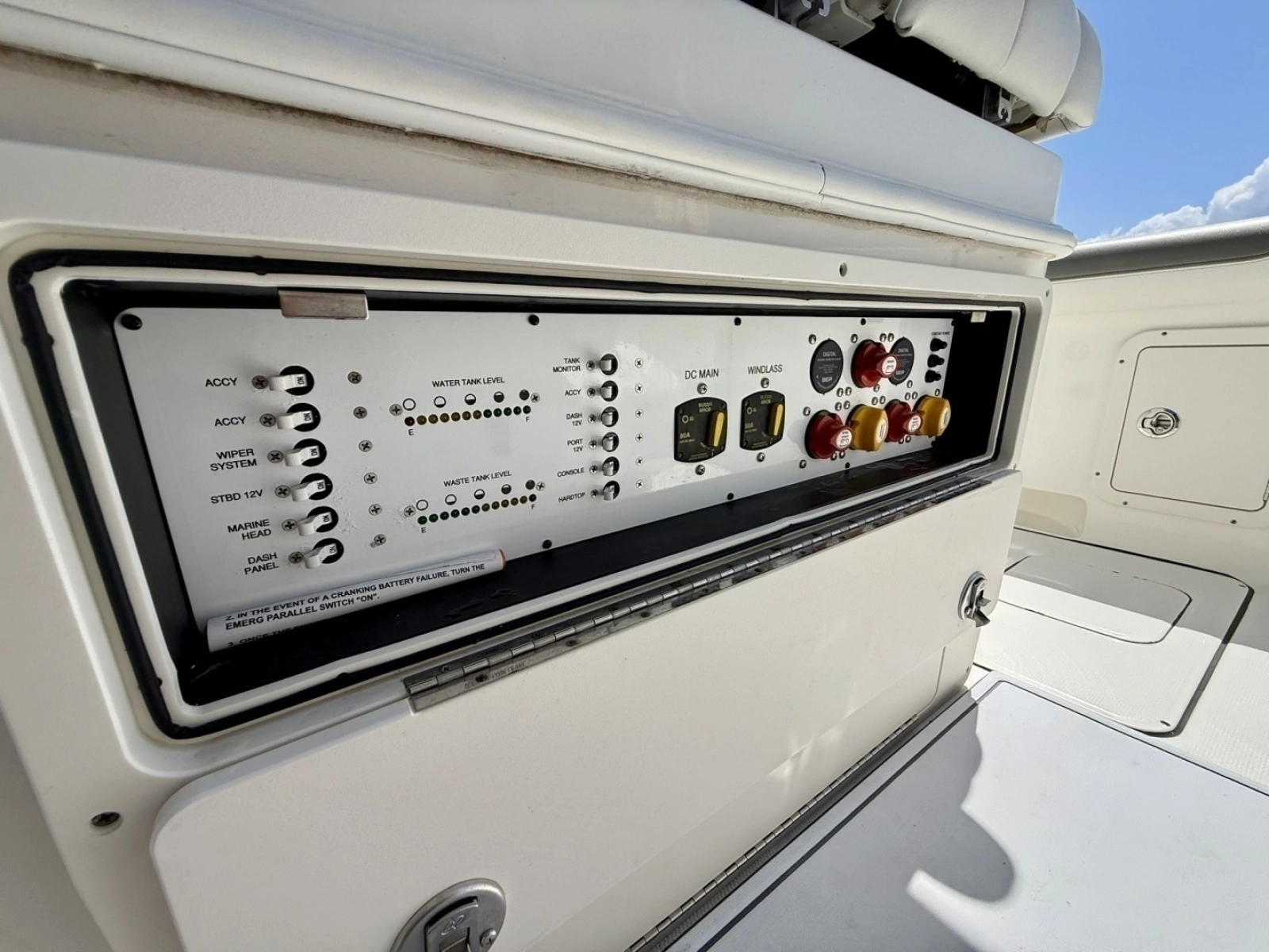 29ft World Cat Yacht For Sale