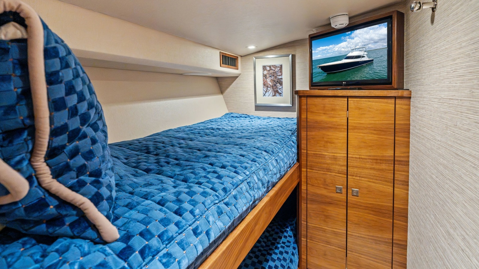 Guest Stateroom with Bunk Beds