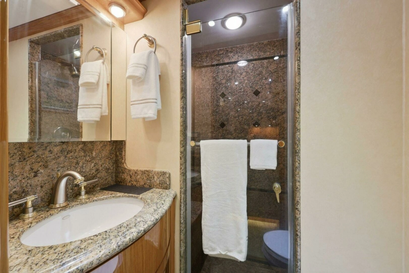 Cheoy Lee 95 FOOTLOOSE - Guest Stateroom 2 Ensuite Head