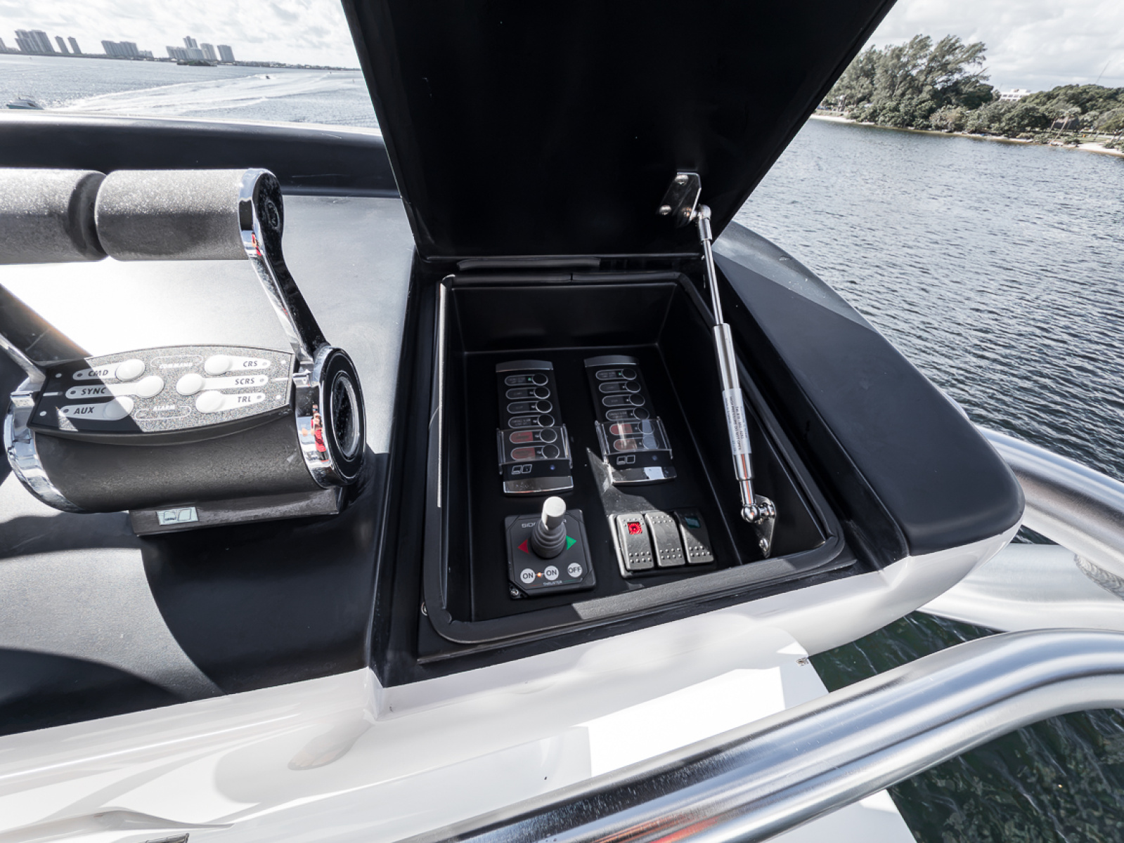 2020 Viking 68 Convertible