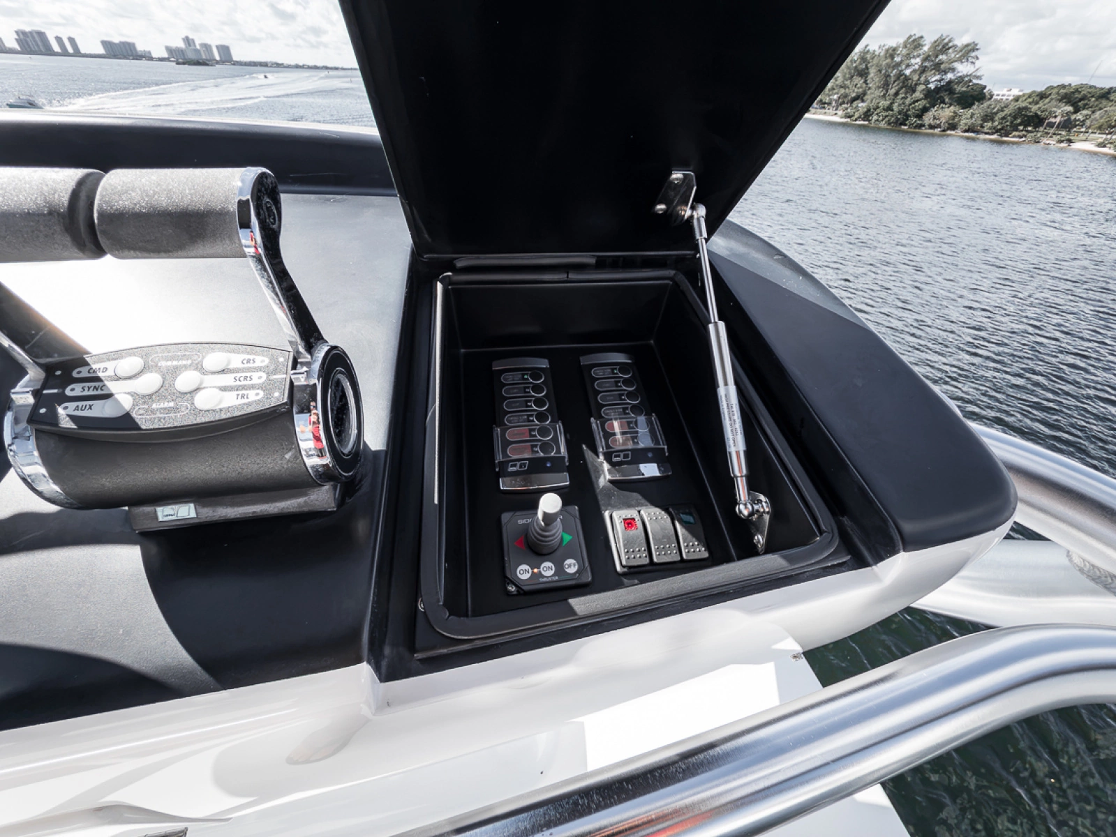 2020 Viking 68 Convertible
