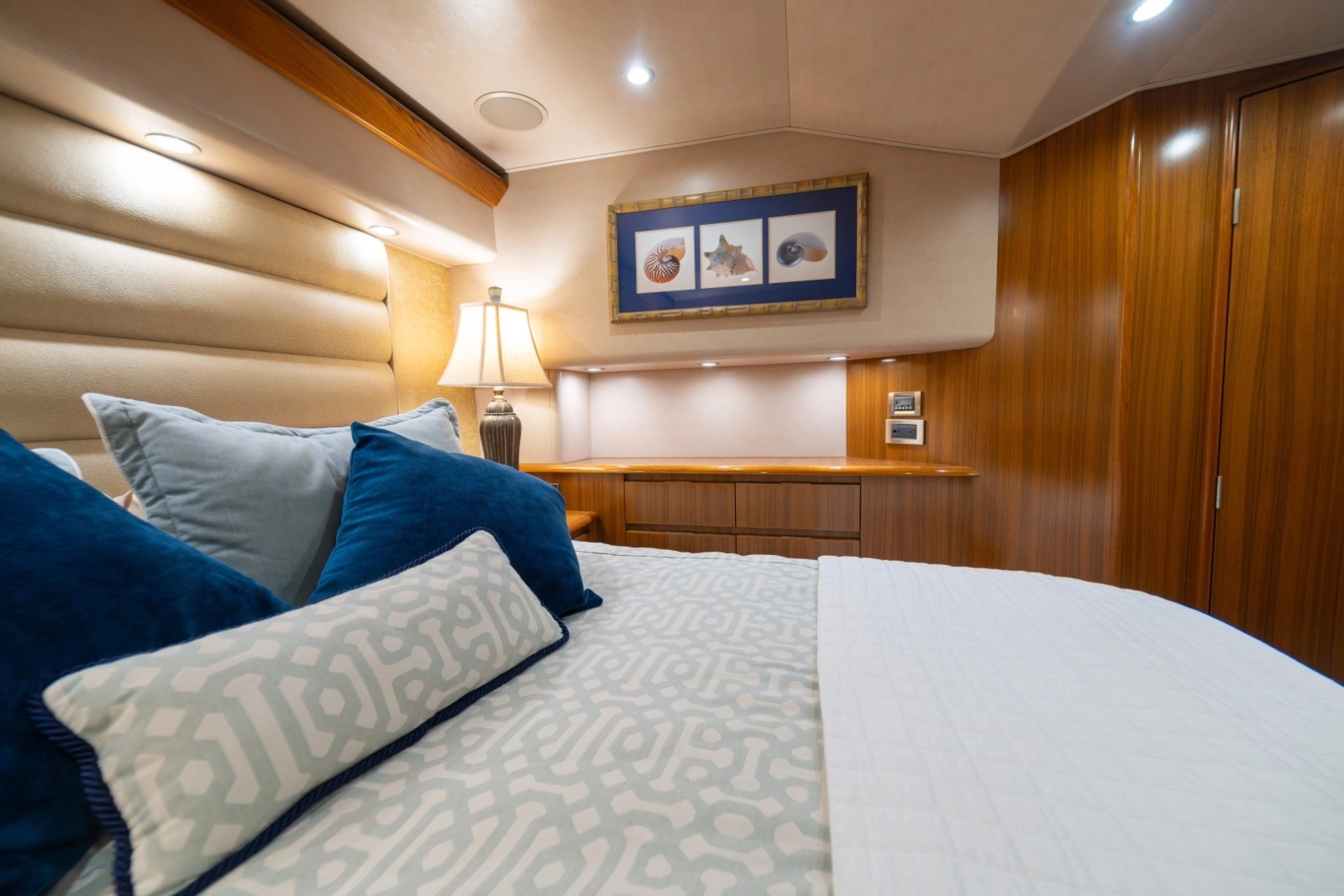 2012 Viking 60 Convertible photo 54