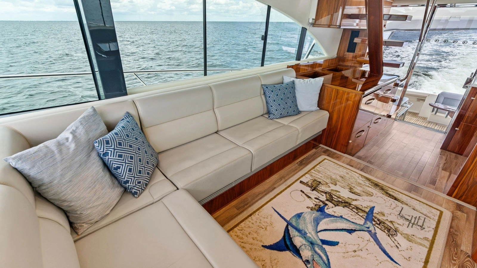 Luxurious Saloon with Ocean Views