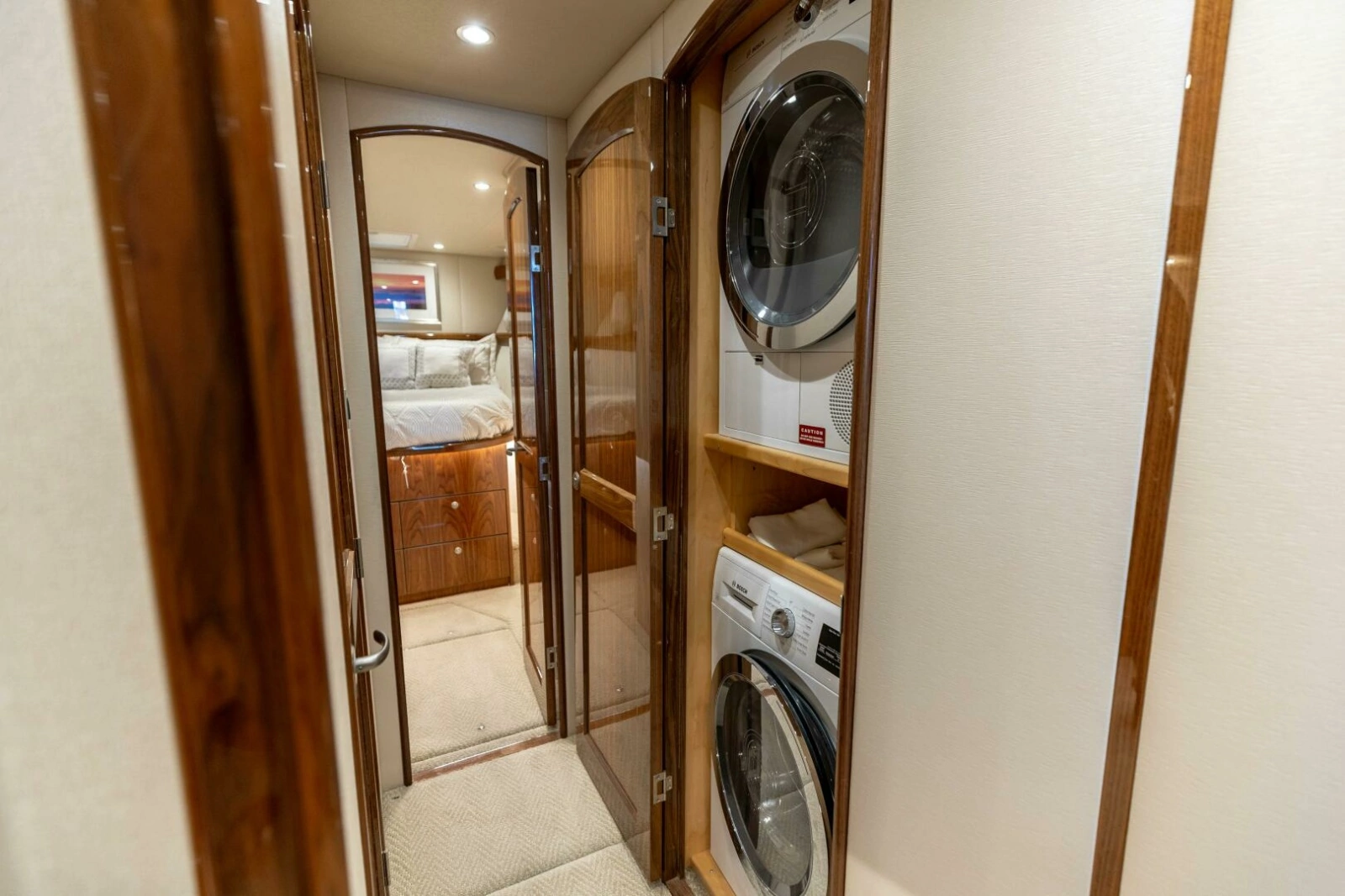 2020 Viking 62 Convertible photo 25