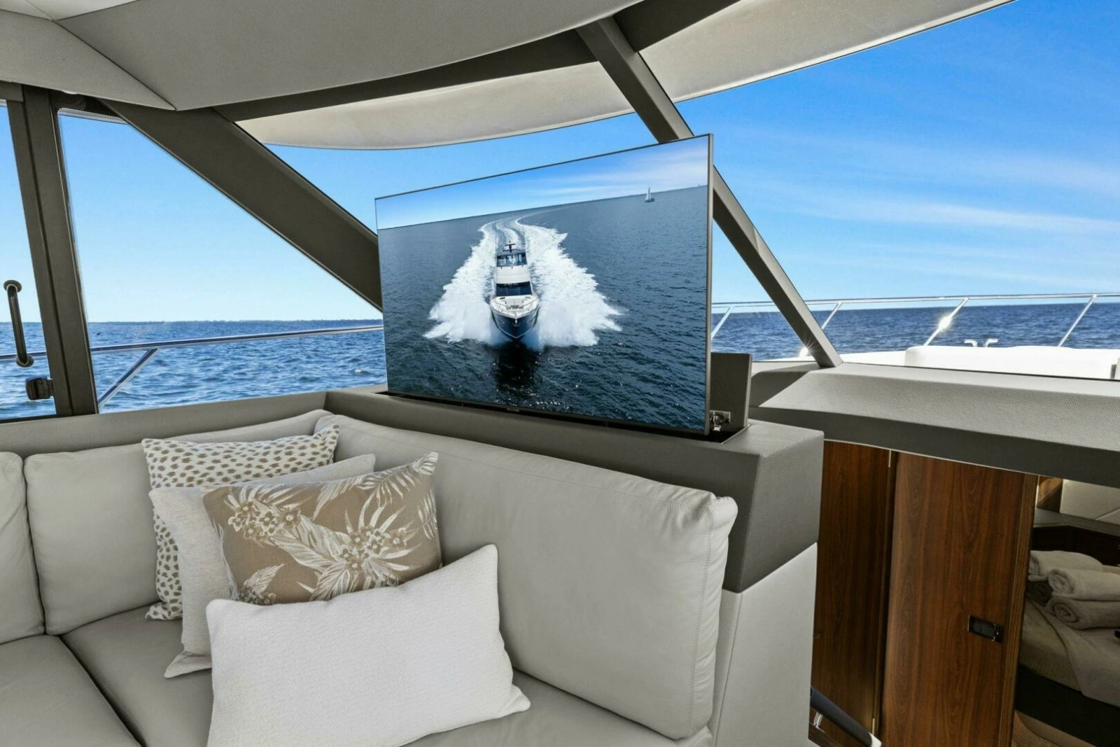 2025 Maritimo M600 