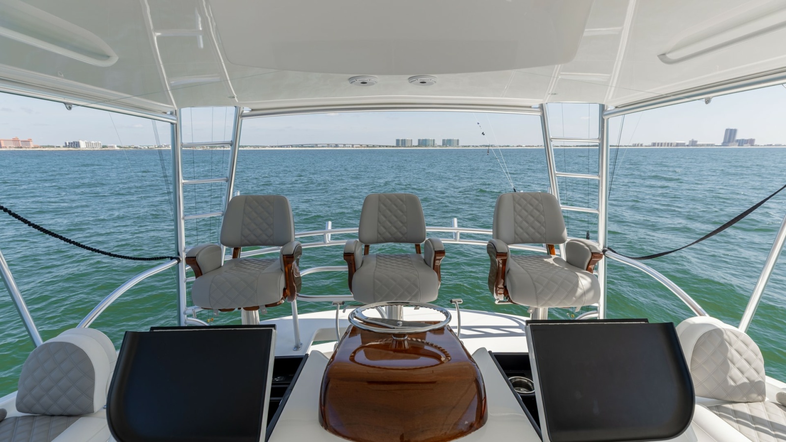 Flybridge Helm Station with Seating