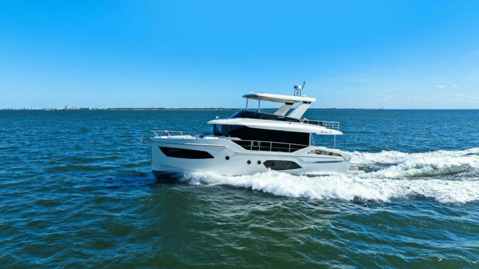 2025 Absolute Navetta 53 - Profile