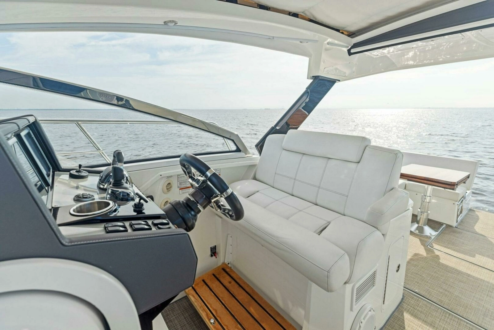 2015 Cruisers 390 EC 'Blue Runner'