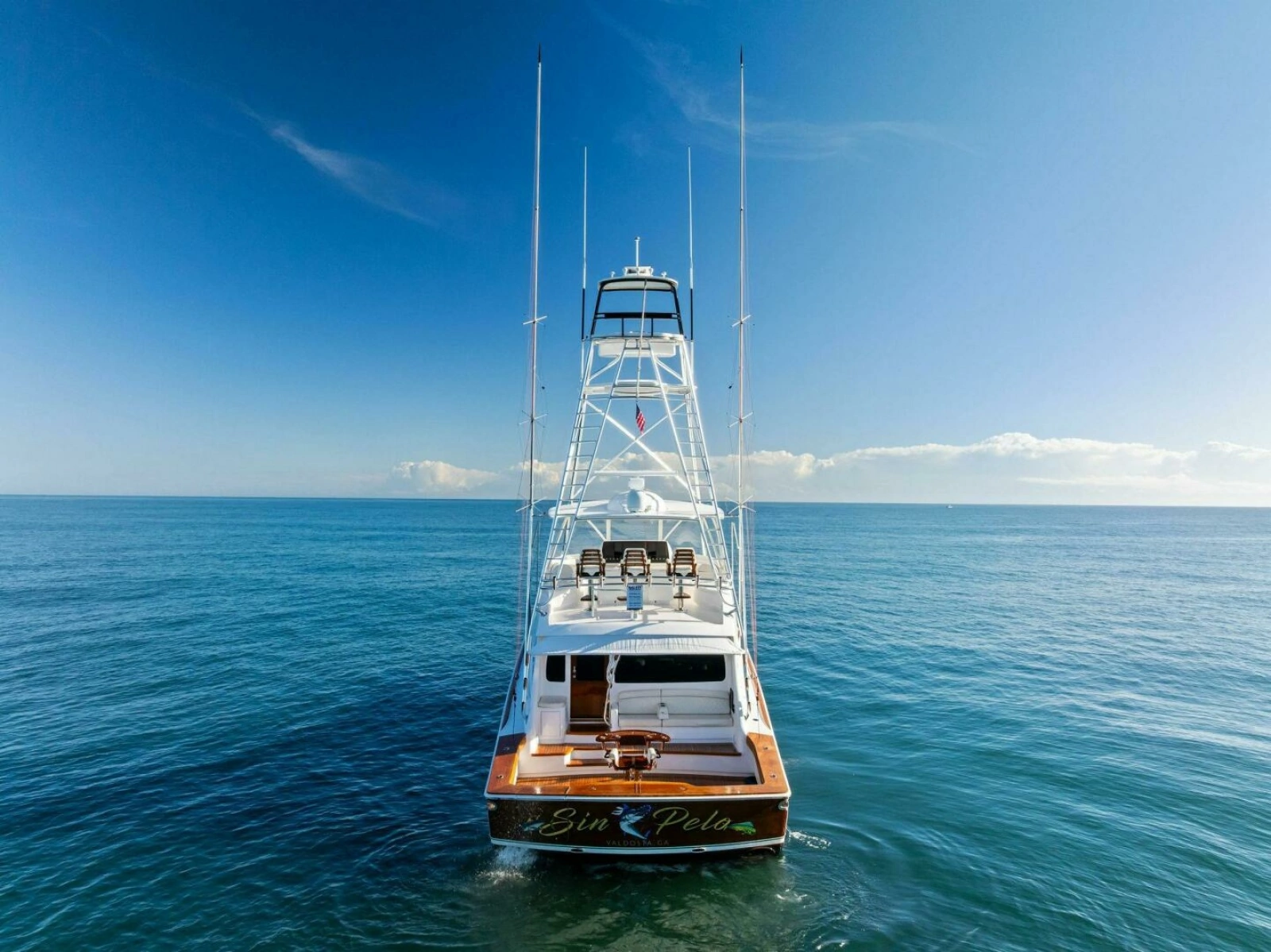 2023 Viking 64 Convertible- SIN PELO- Transom
