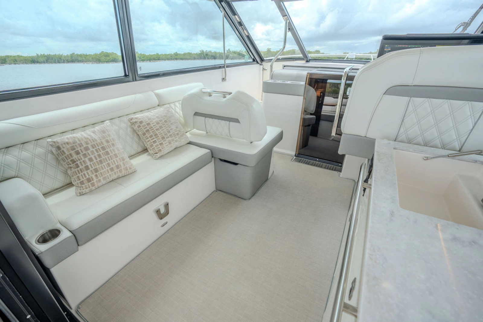 2021 Regal 36 OX