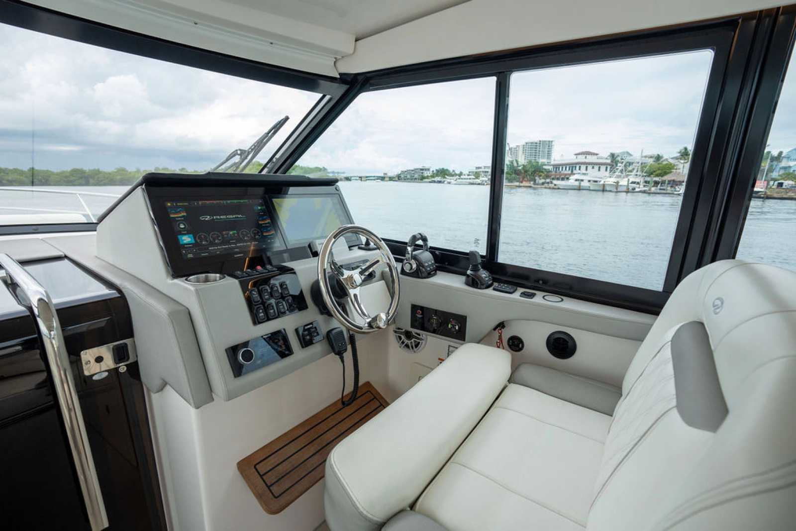 2021 Regal 36 OX