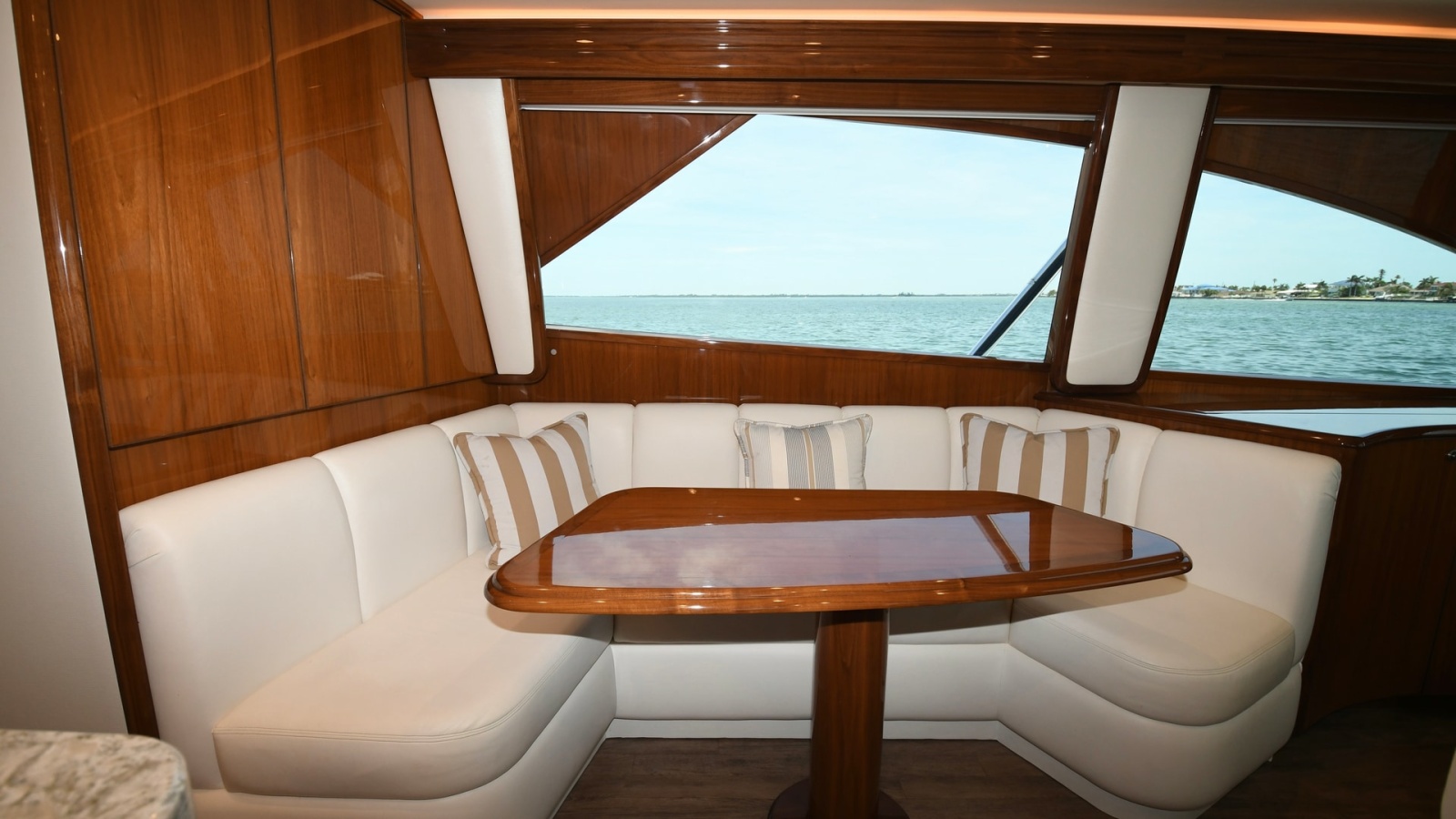 Salon Dinette with Ocean View