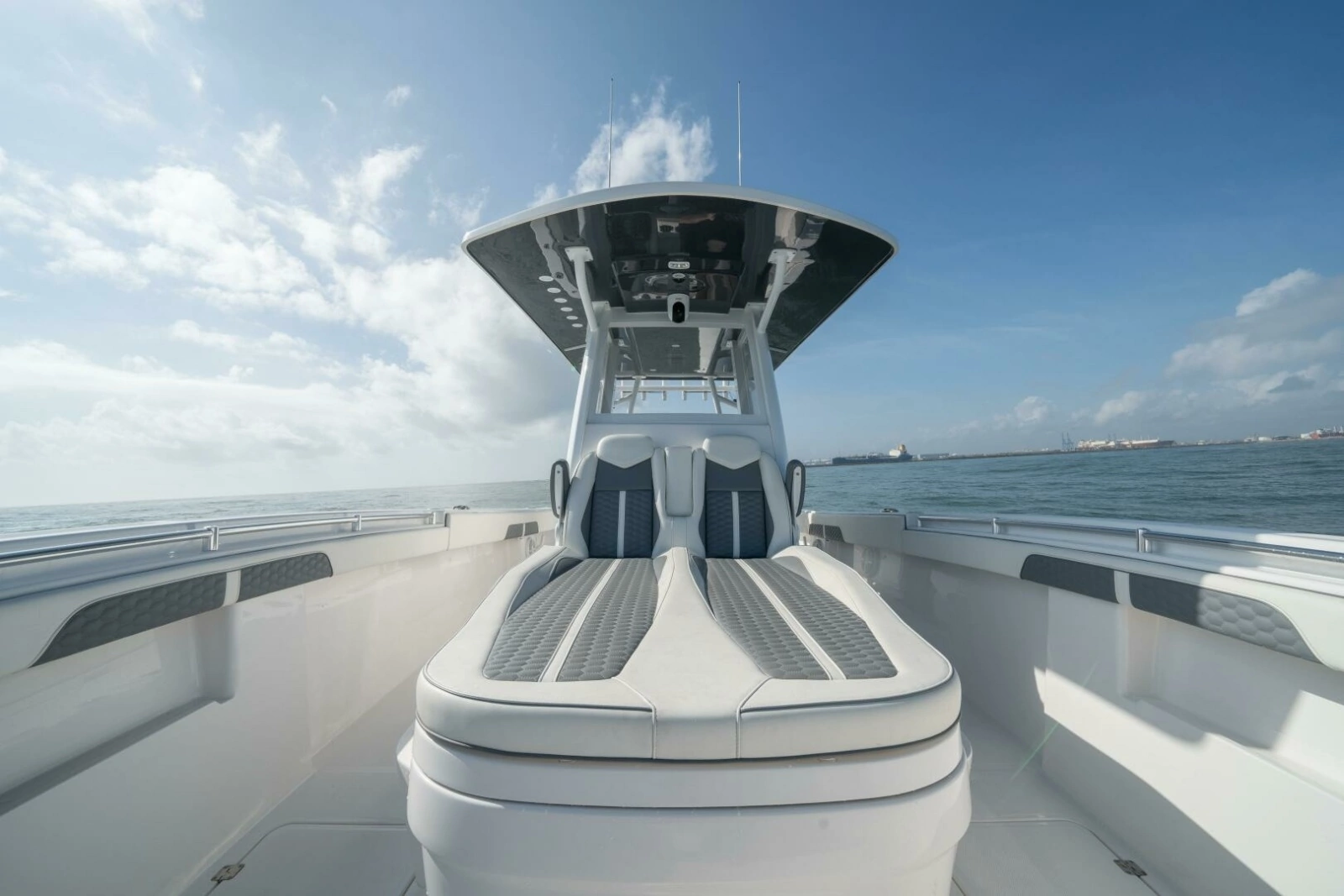 2024 Invincible 33 Catamaran- KUHL BREEZE- Bow Seating