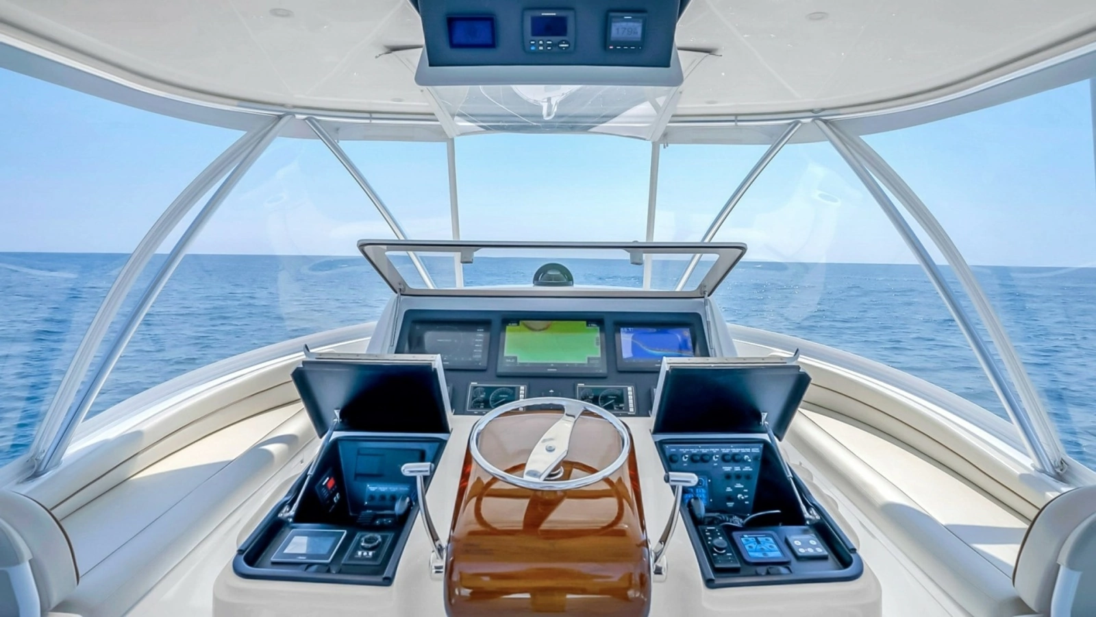Flybridge Helm Station